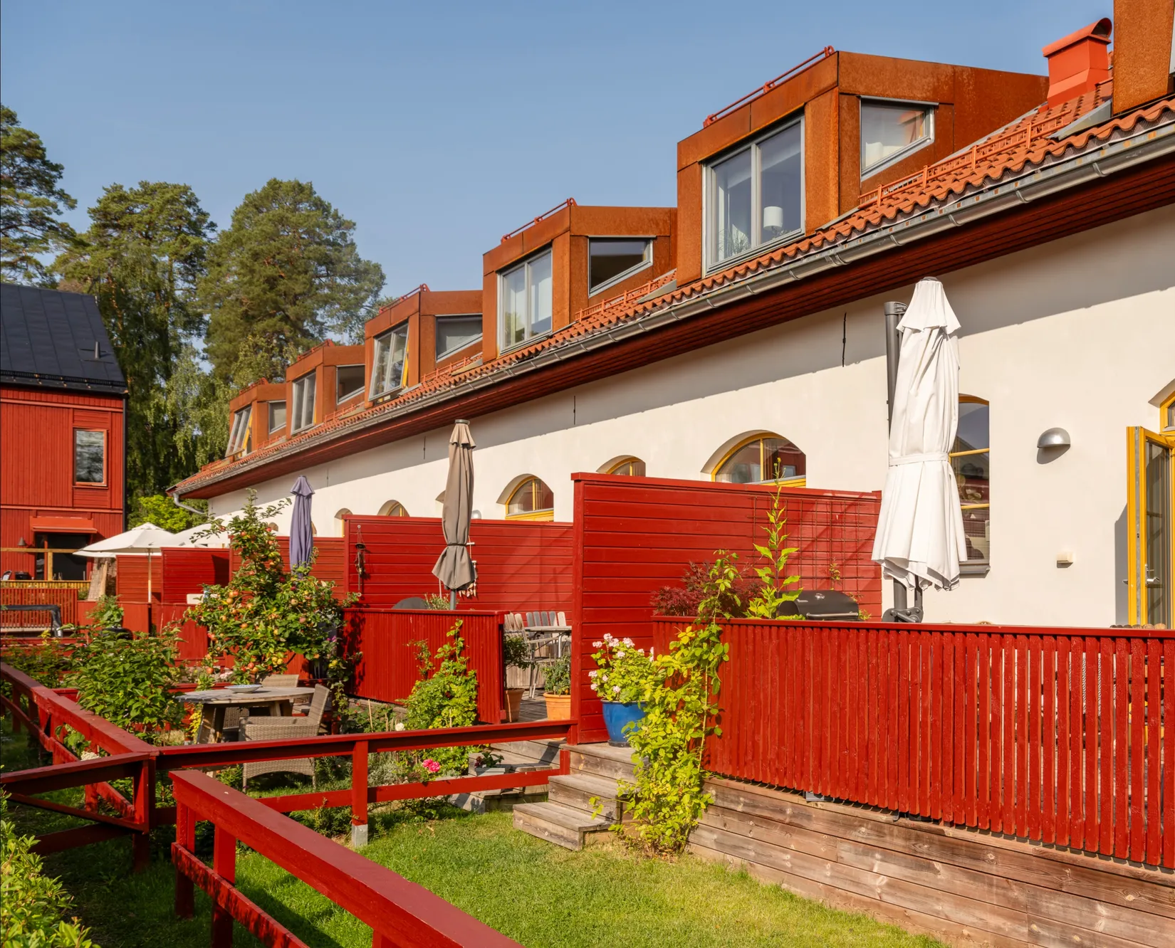 Bostadsrätt, Radhus, Rådans gårdsväg 85, Silverdal, Sollentuna