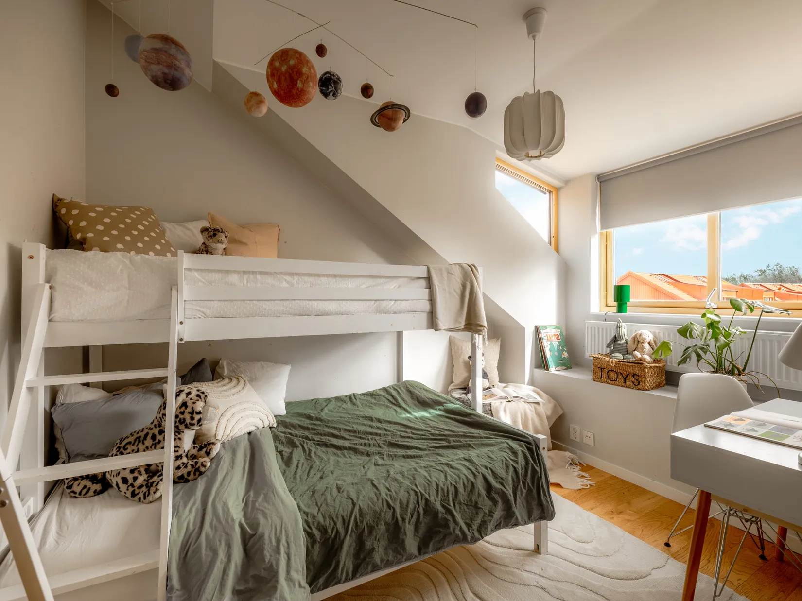 Bostadsrätt, Radhus, Rådans gårdsväg 85, Silverdal, Sollentuna