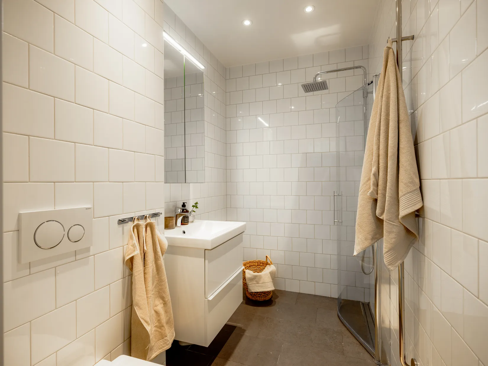 Bostadsrätt, Radhus, Rådans gårdsväg 85, Silverdal, Sollentuna