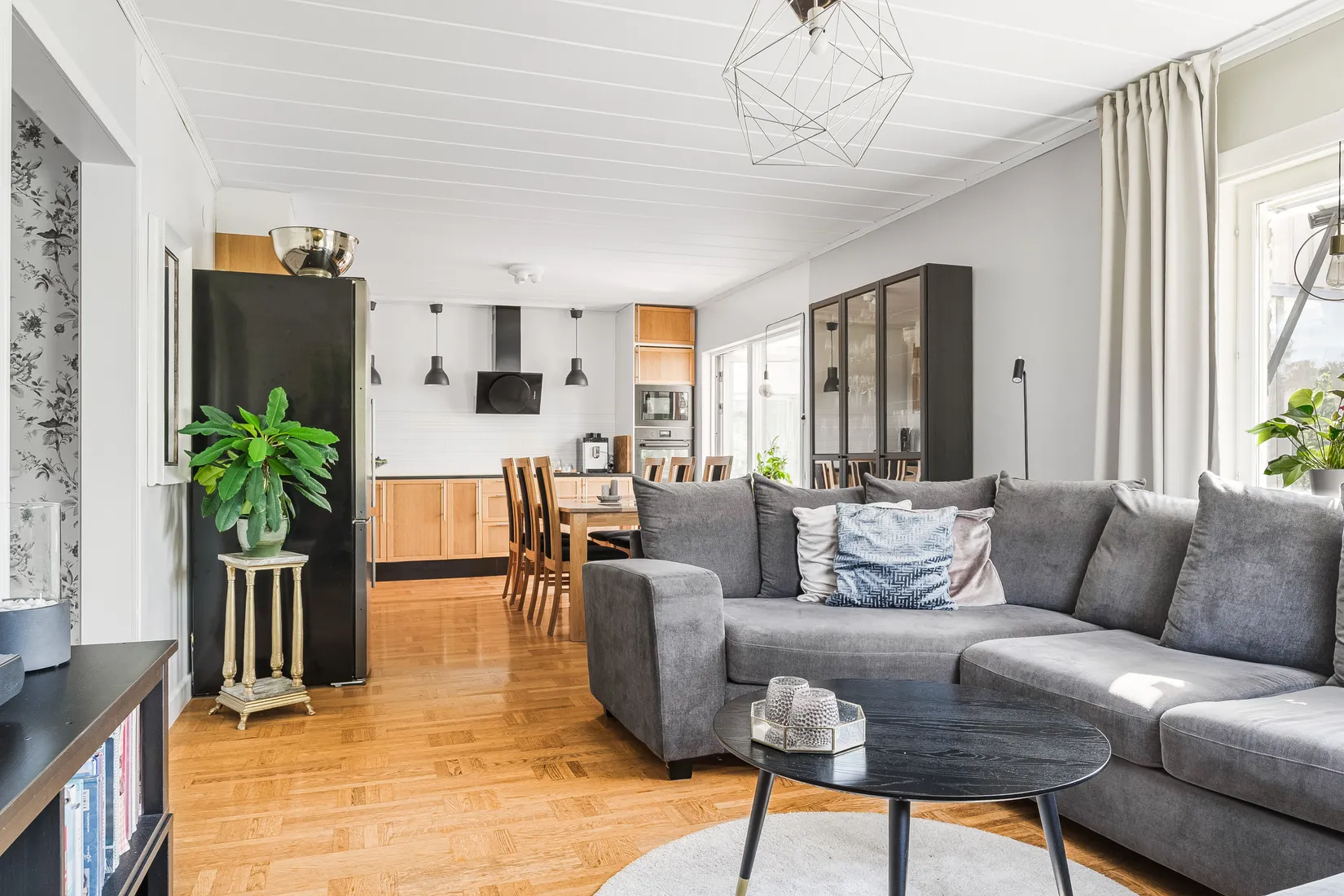 Villa, Nyhemsgatan 43, Katrineholm Nävertorp, Katrineholm