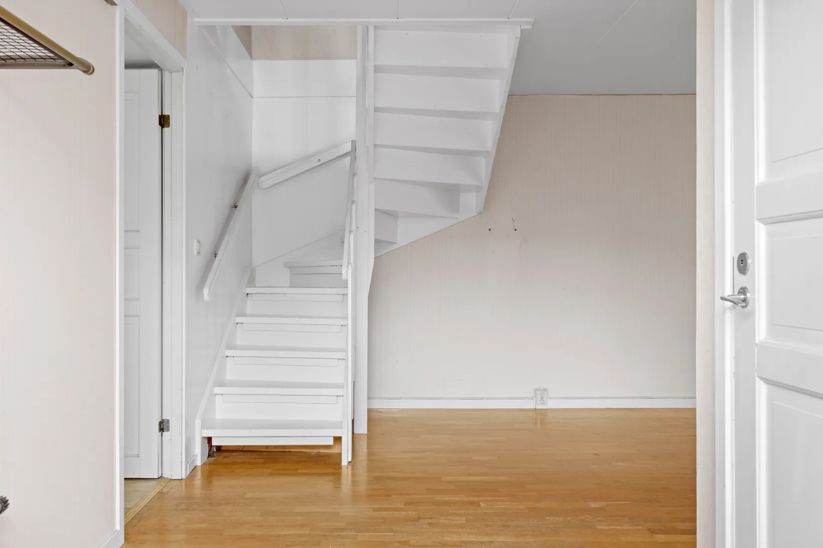 Villa, Radhus, Mjölnarvägen 11, Bålsta Broby Backar, Håbo