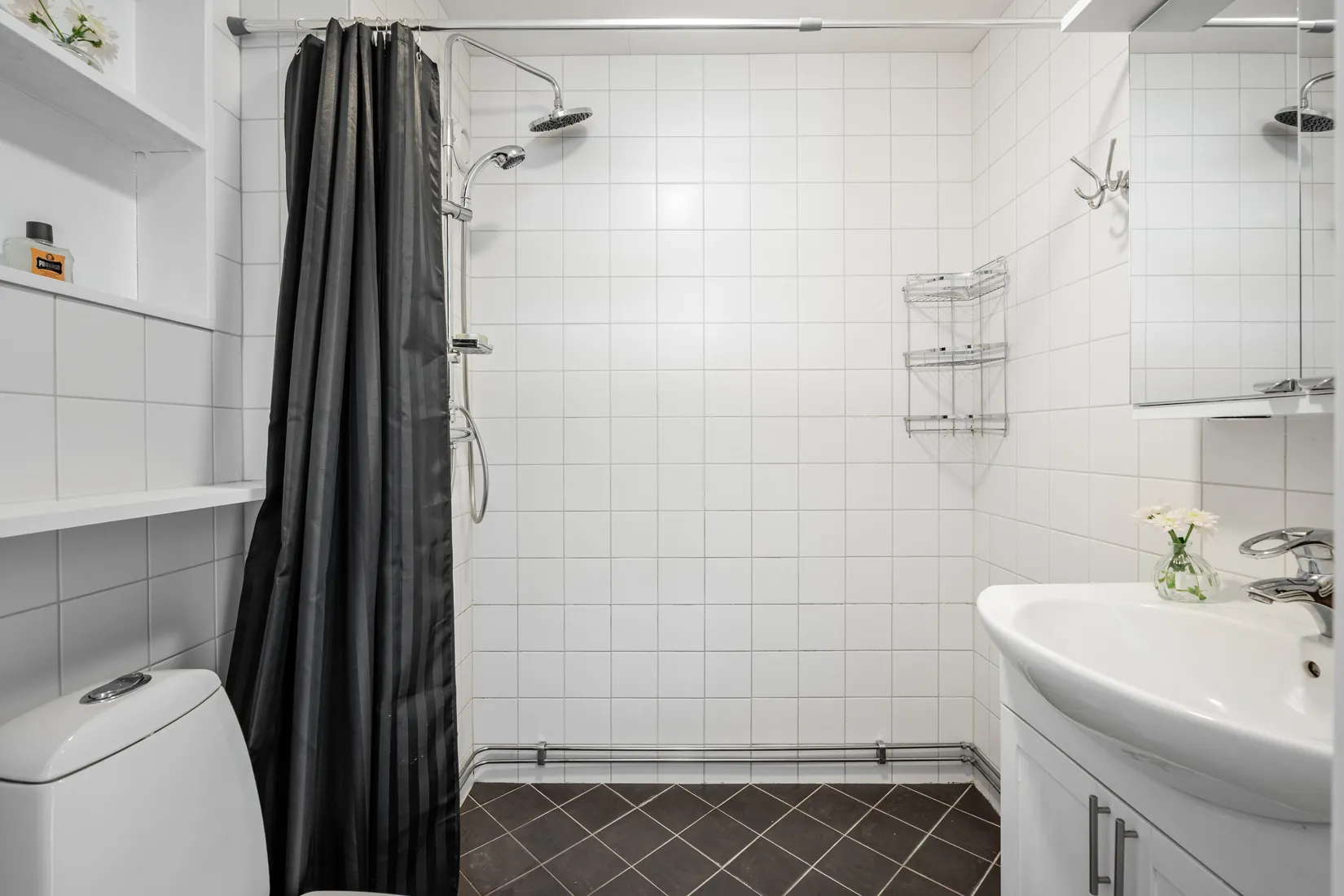 Villa, Radhus, ALLIANSVÄGEN 90, Gribbylund, Täby