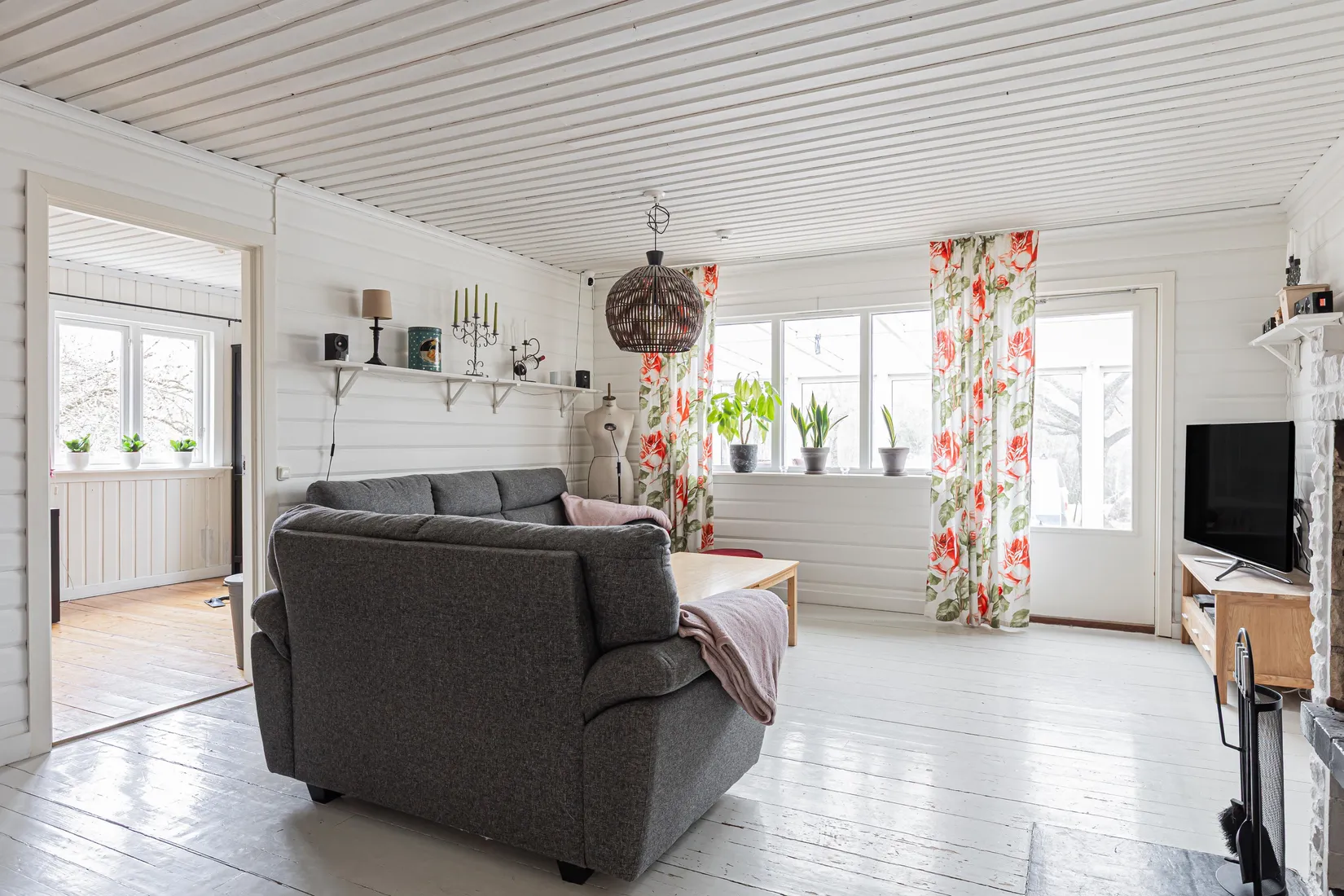 Villa, Årby 42, Hallstahammar