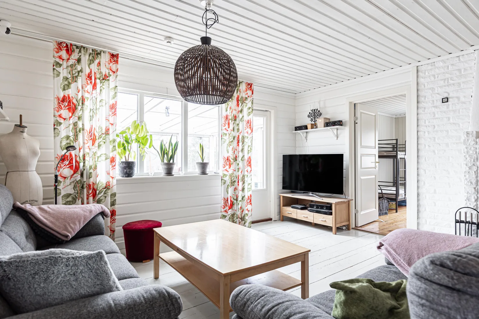 Villa, Årby 42, Hallstahammar