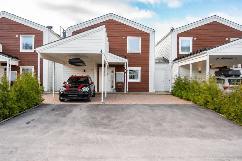 Radhus, Kolonibacken 4, Prästjorden, Härnösand