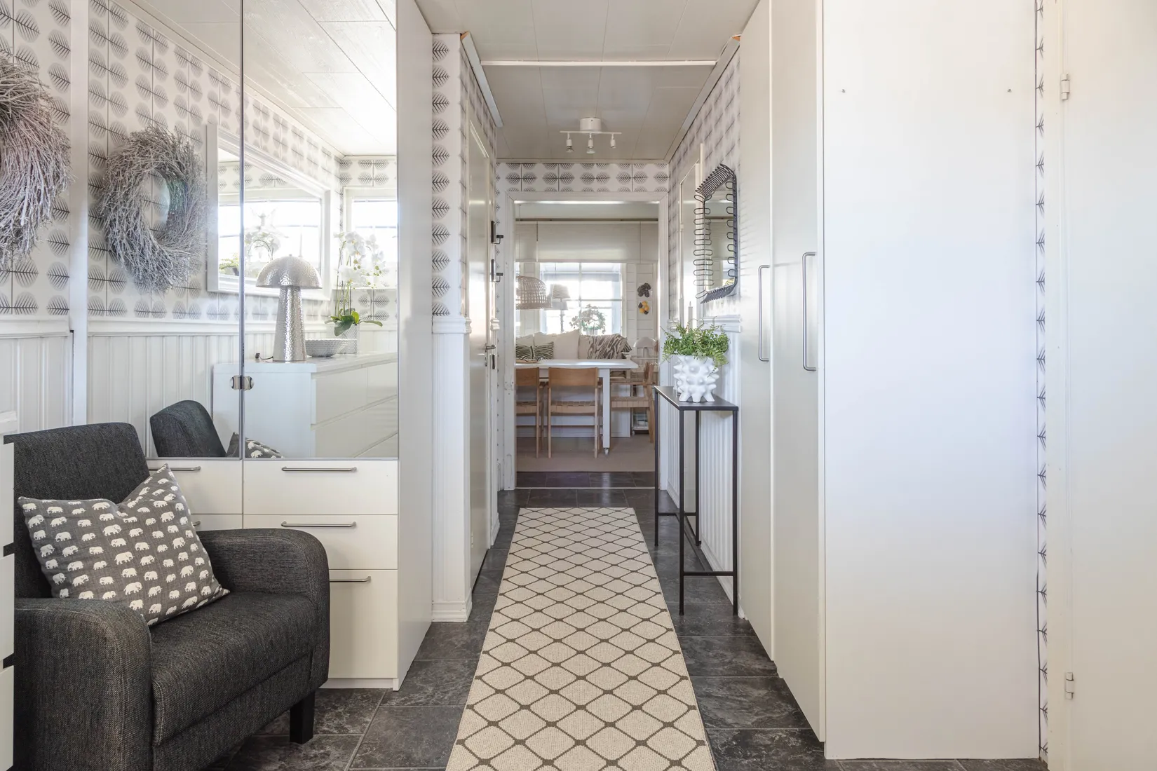 Radhus, Lokförargatan 40, Tillberga, Västerås