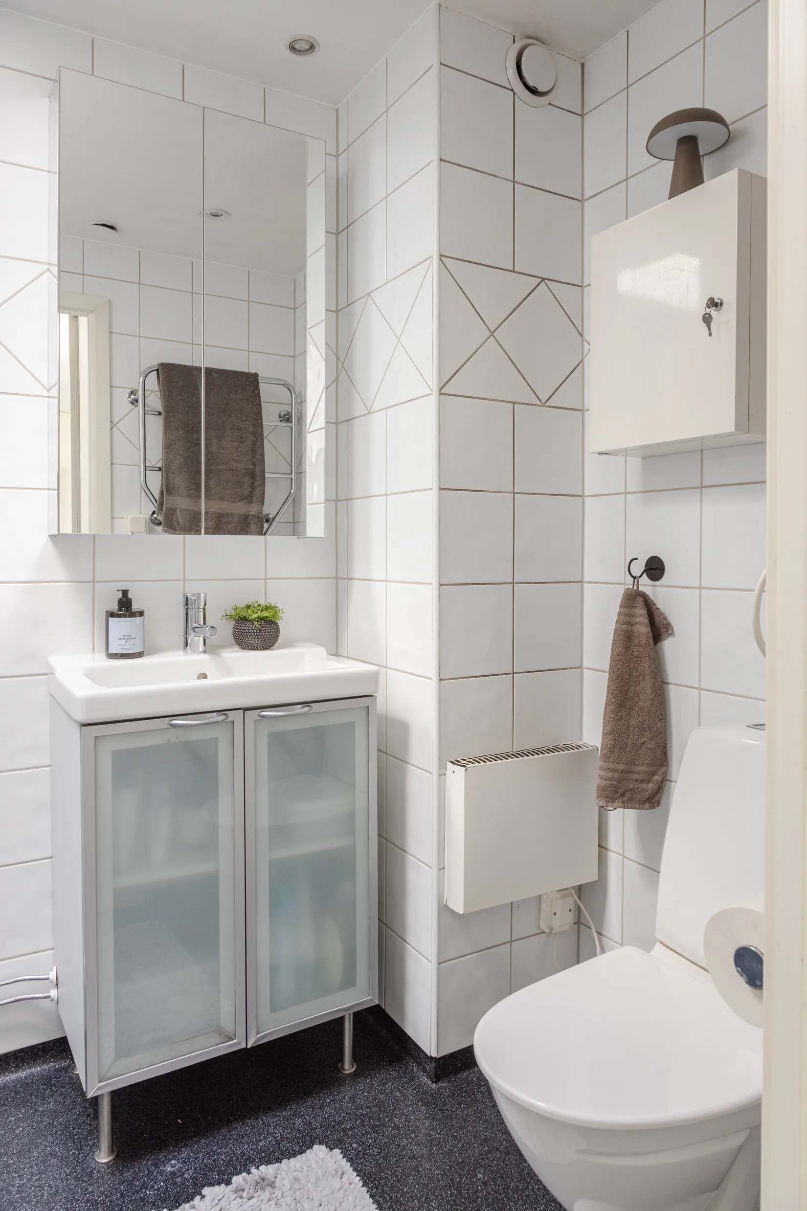 Radhus, Lokförargatan 40, Tillberga, Västerås