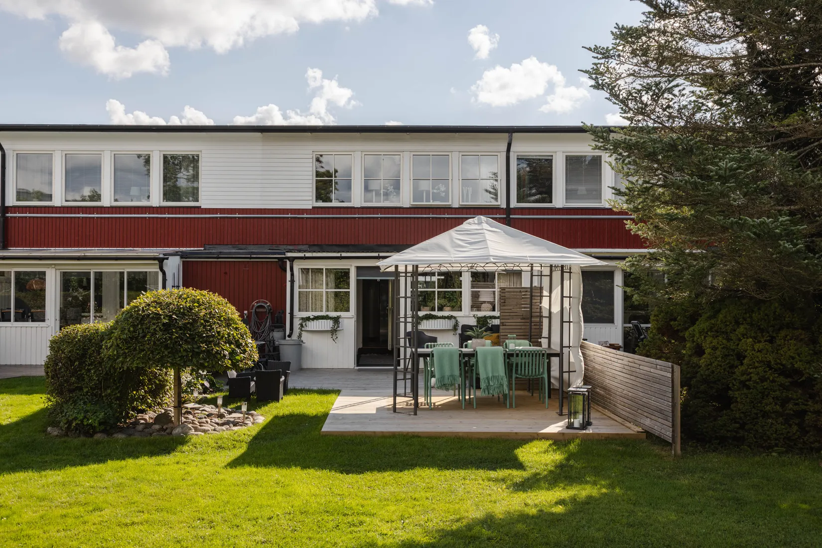 Radhus, Lokförargatan 40, Tillberga, Västerås