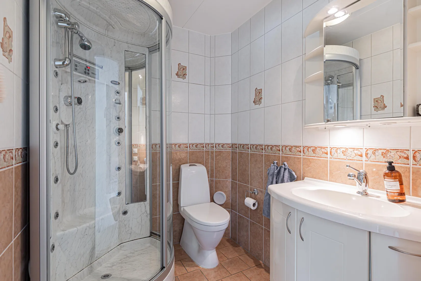 Villa, Medelpadsvägen 5, Norra Gryta, Västerås