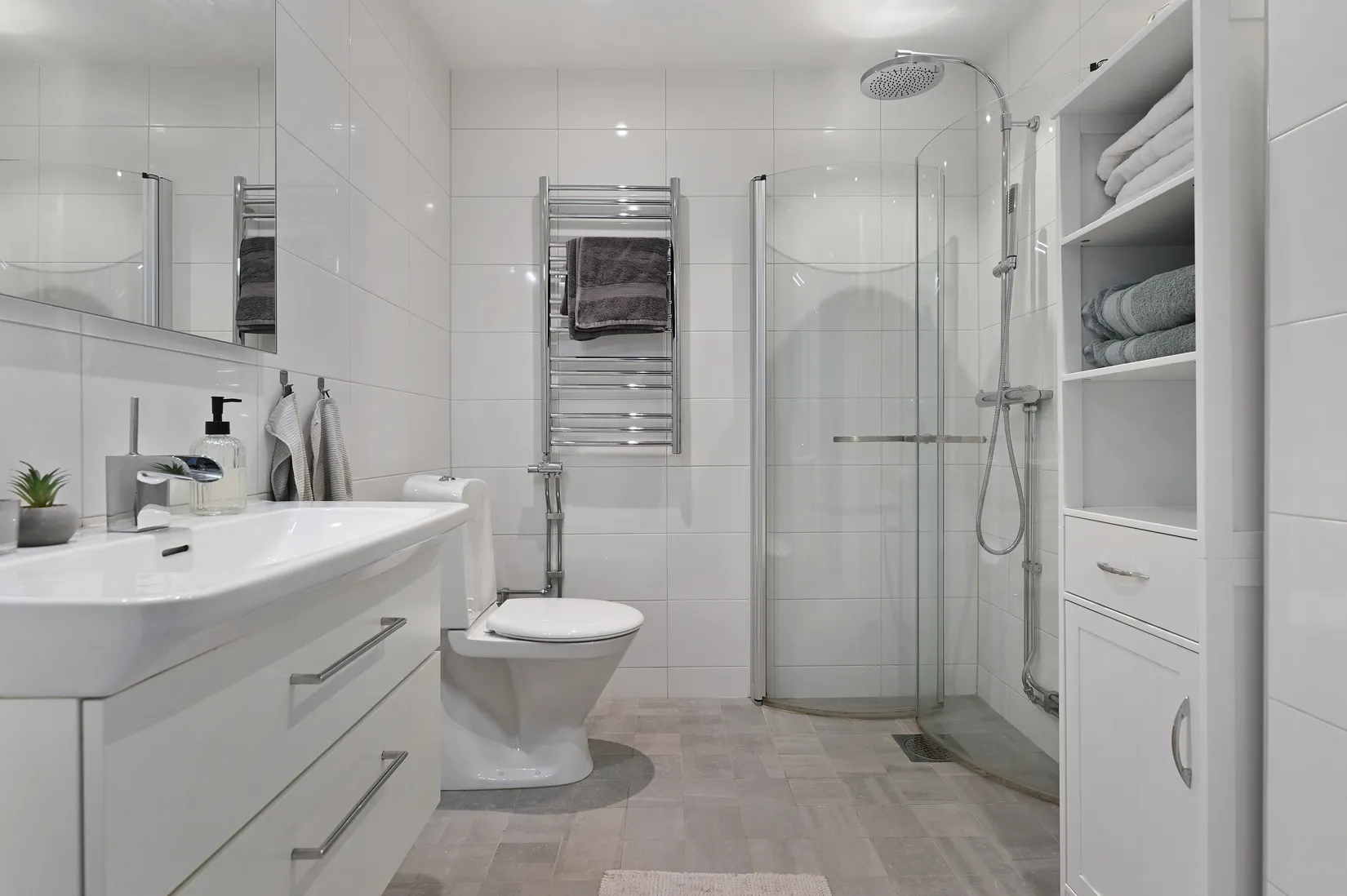 Villa, Radhus, Akvarievägen 11, Tyresö