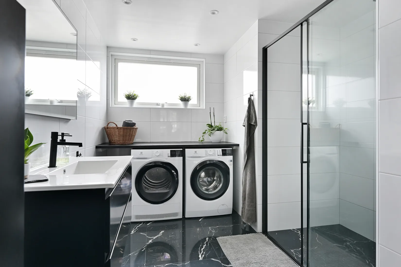 Villa, Radhus, Akvarievägen 11, Tyresö