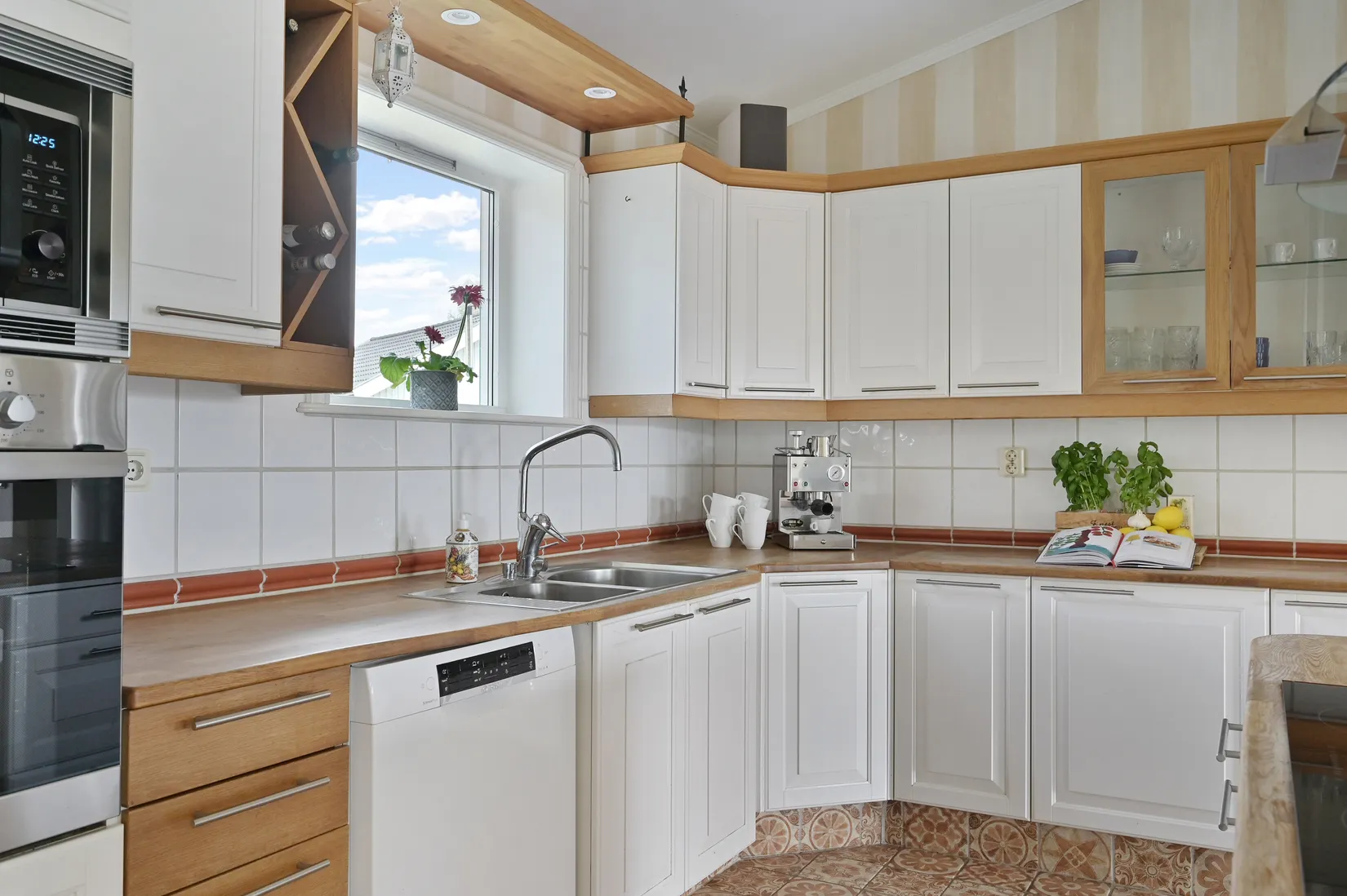 Villa, Skoghemsvägen 18, Ekerö