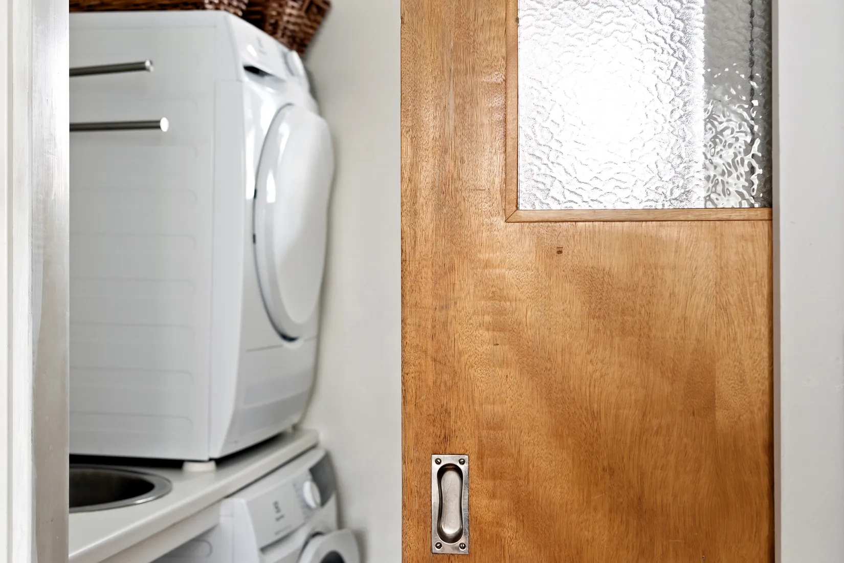 Radhus, Odingatan 26, Kungsängen, Sala