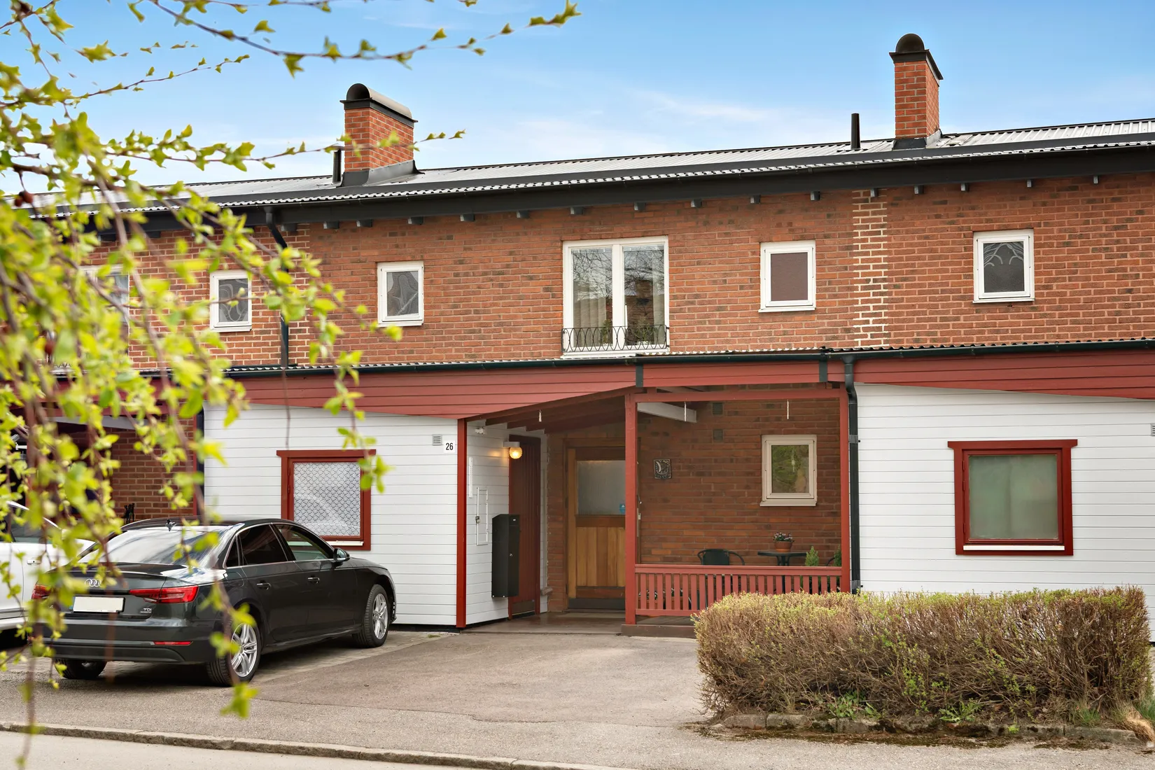 Radhus, Odingatan 26, Kungsängen, Sala