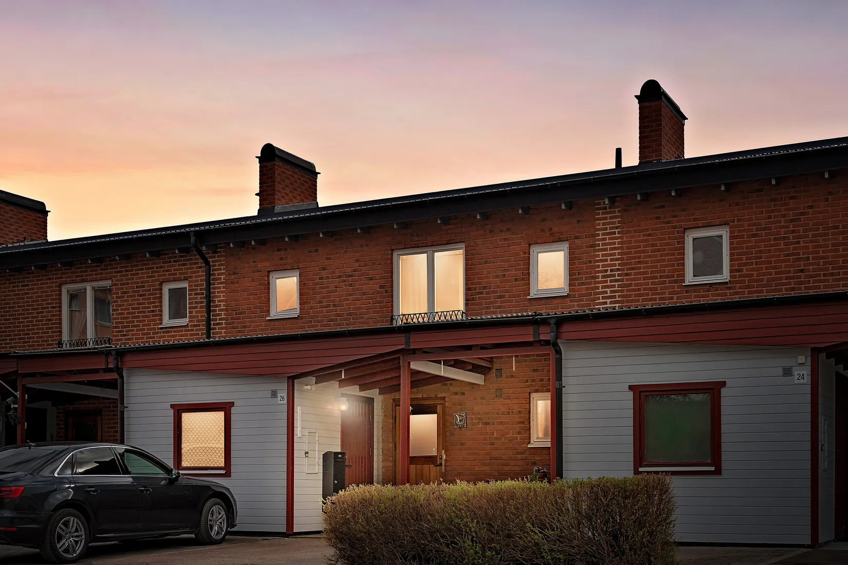 Radhus, Odingatan 26, Kungsängen, Sala