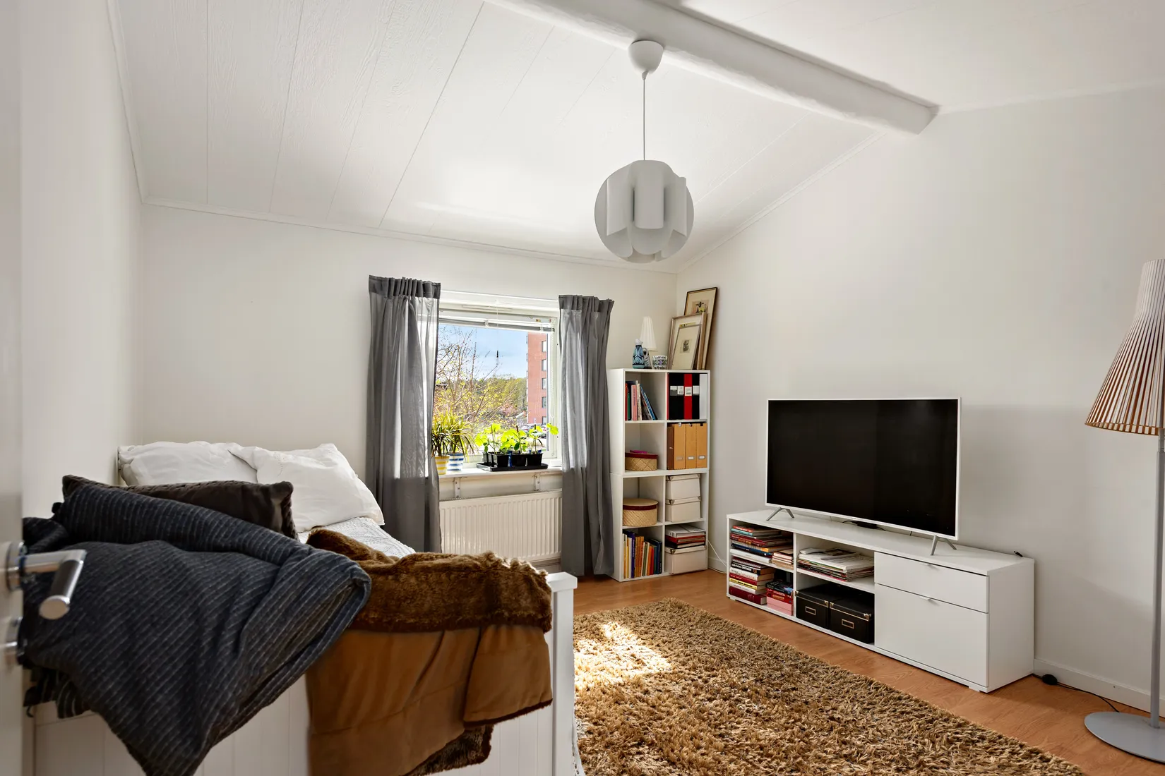 Radhus, Odingatan 26, Kungsängen, Sala