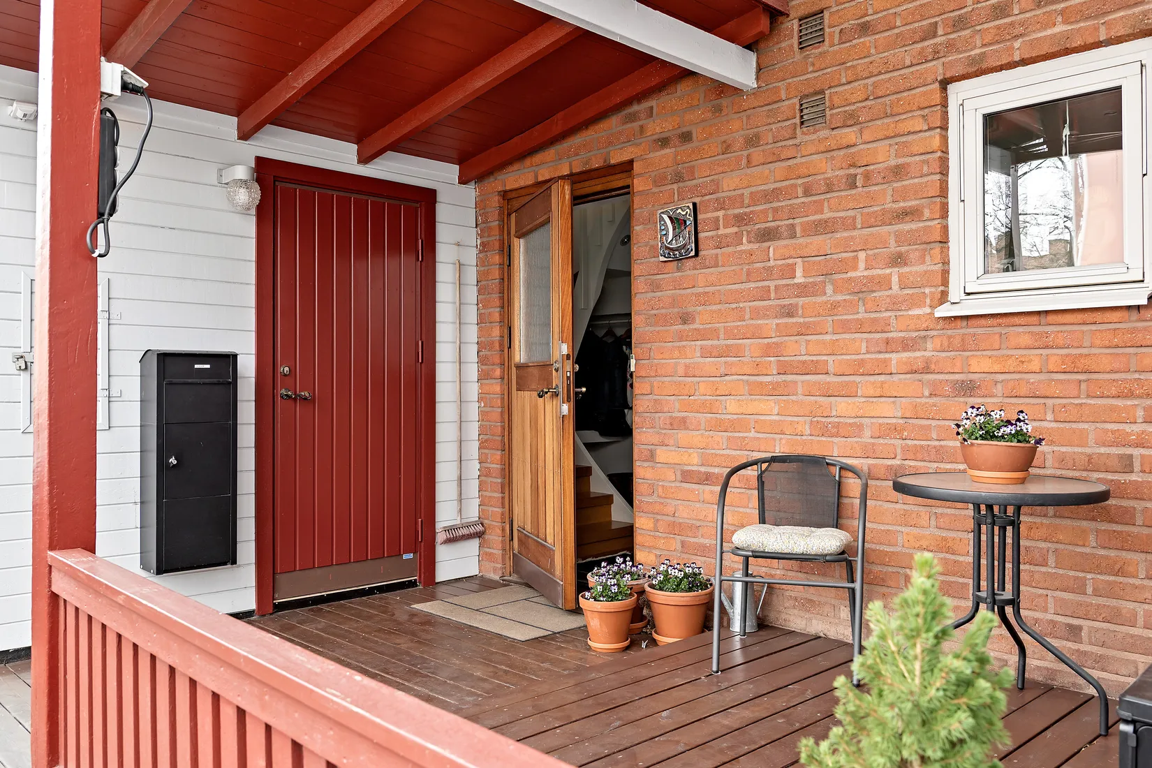 Radhus, Odingatan 26, Kungsängen, Sala