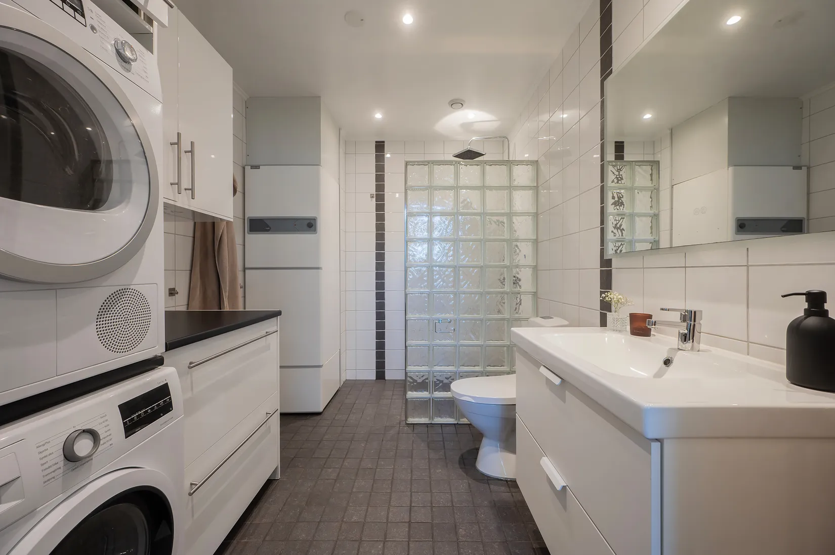 Radhus, Laggkärlsvägen 32A, Huddinge - Kästa, Huddinge