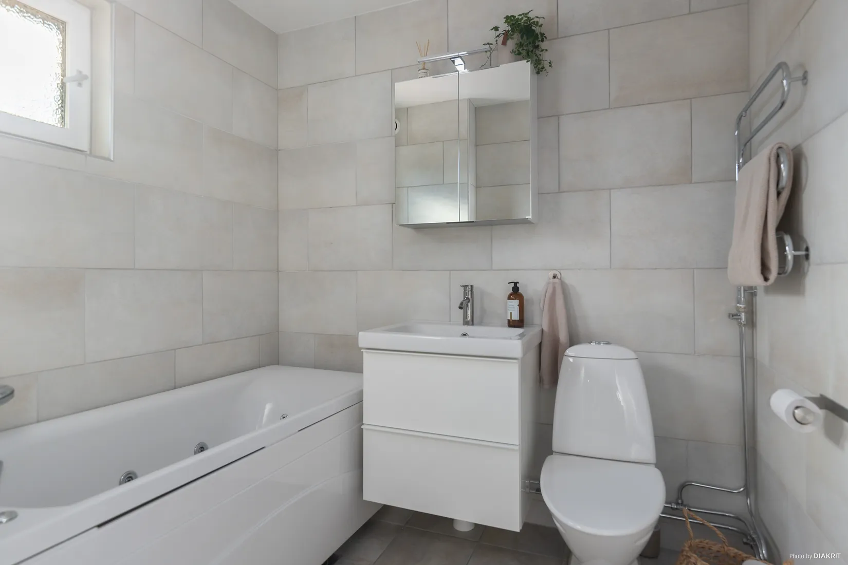 Radhus, Medikamentgatan 12, Hammerö, Kungsbacka