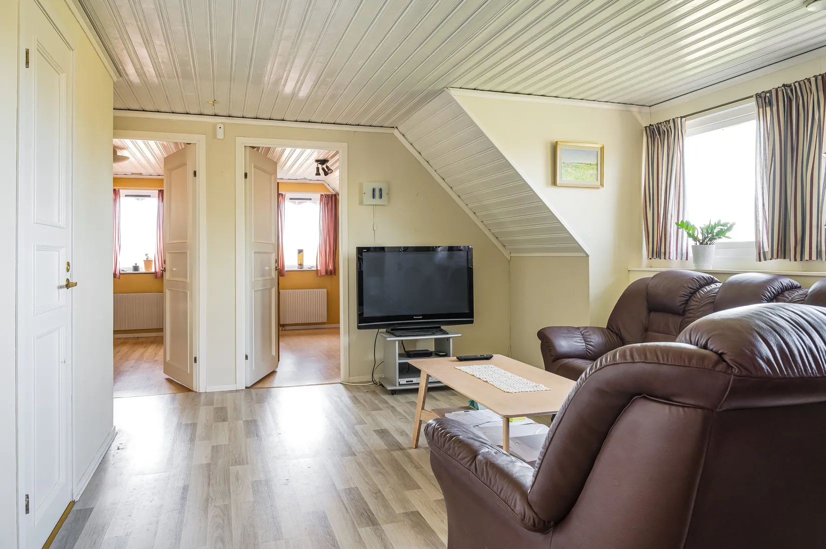 Villa, Korsgatan 16, Centrala Kvänum, Vara