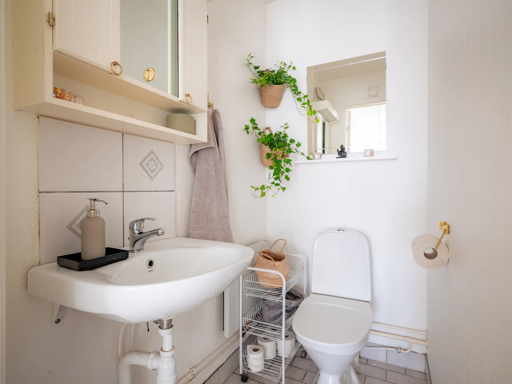 Villa, Radhus, Näckrosvägen 7, Sjukyrkoberget, Upplands Väsby