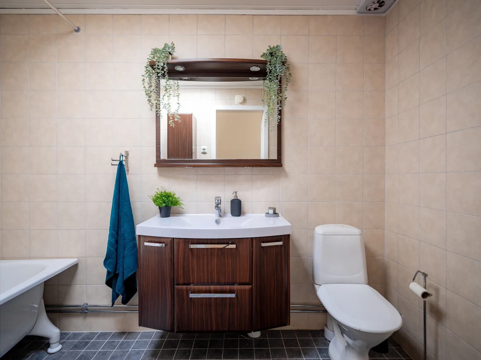 Villa, Radhus, Näckrosvägen 7, Sjukyrkoberget, Upplands Väsby