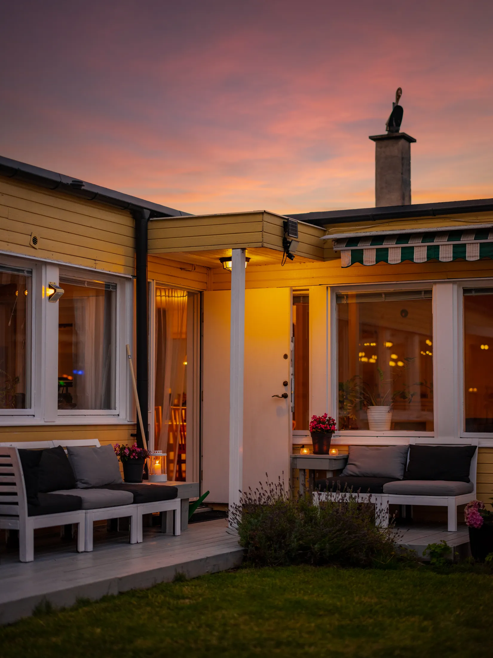 Villa, Radhus, Näckrosvägen 7, Sjukyrkoberget, Upplands Väsby