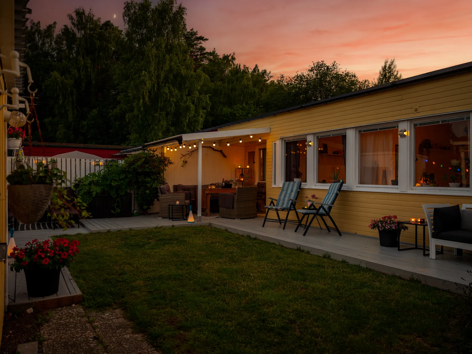 Villa, Radhus, Näckrosvägen 7, Sjukyrkoberget, Upplands Väsby