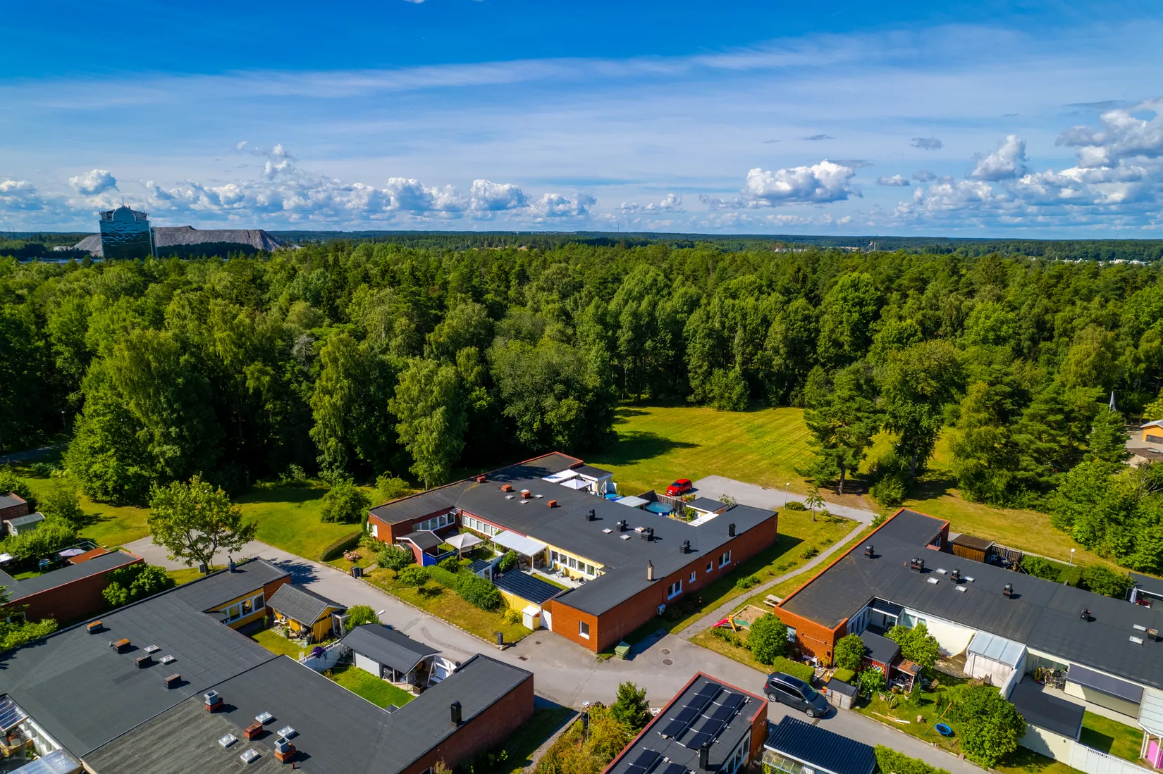 Villa, Radhus, Näckrosvägen 7, Sjukyrkoberget, Upplands Väsby