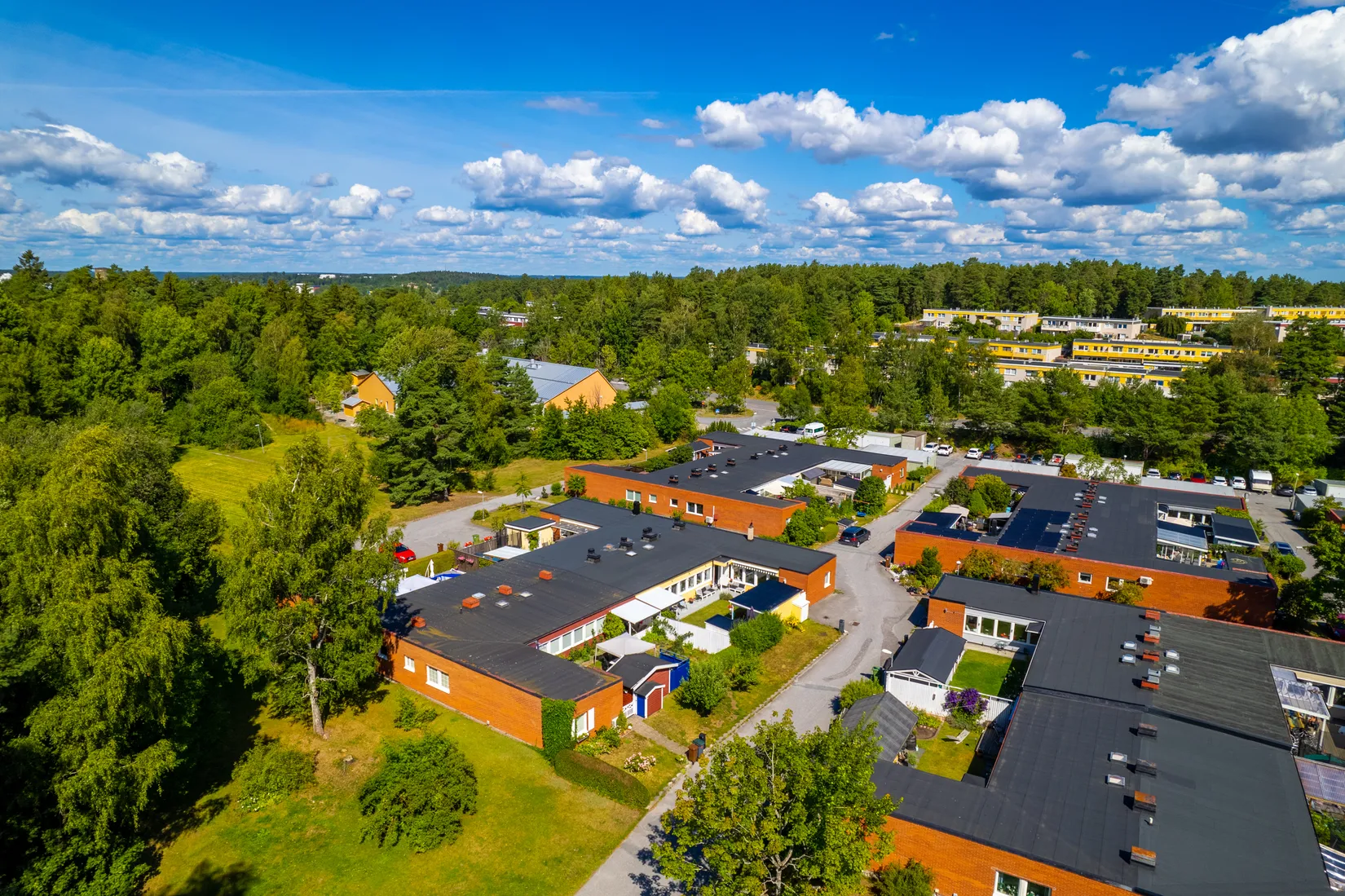 Villa, Radhus, Näckrosvägen 7, Sjukyrkoberget, Upplands Väsby