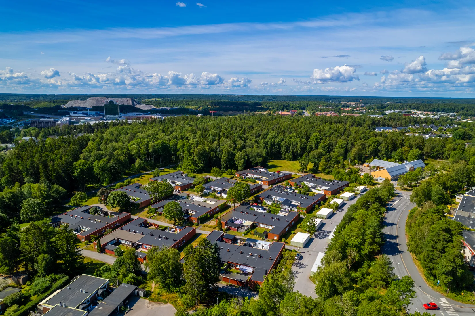 Villa, Radhus, Näckrosvägen 7, Sjukyrkoberget, Upplands Väsby