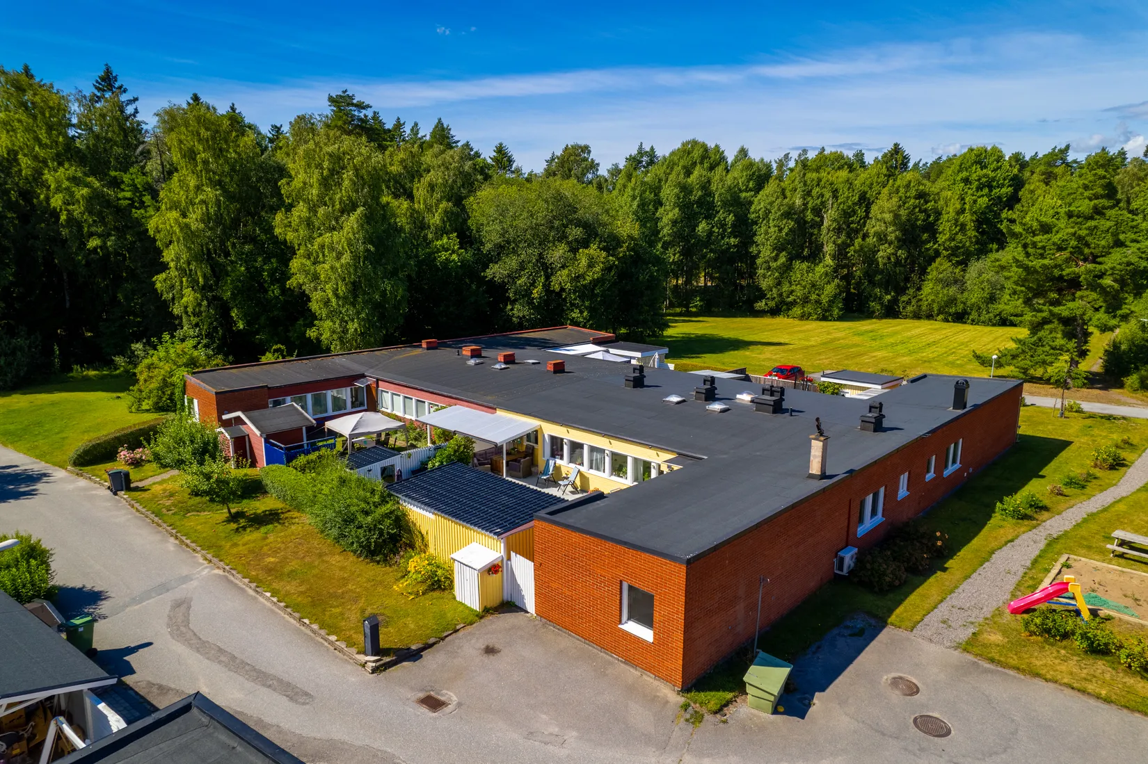 Villa, Radhus, Näckrosvägen 7, Sjukyrkoberget, Upplands Väsby