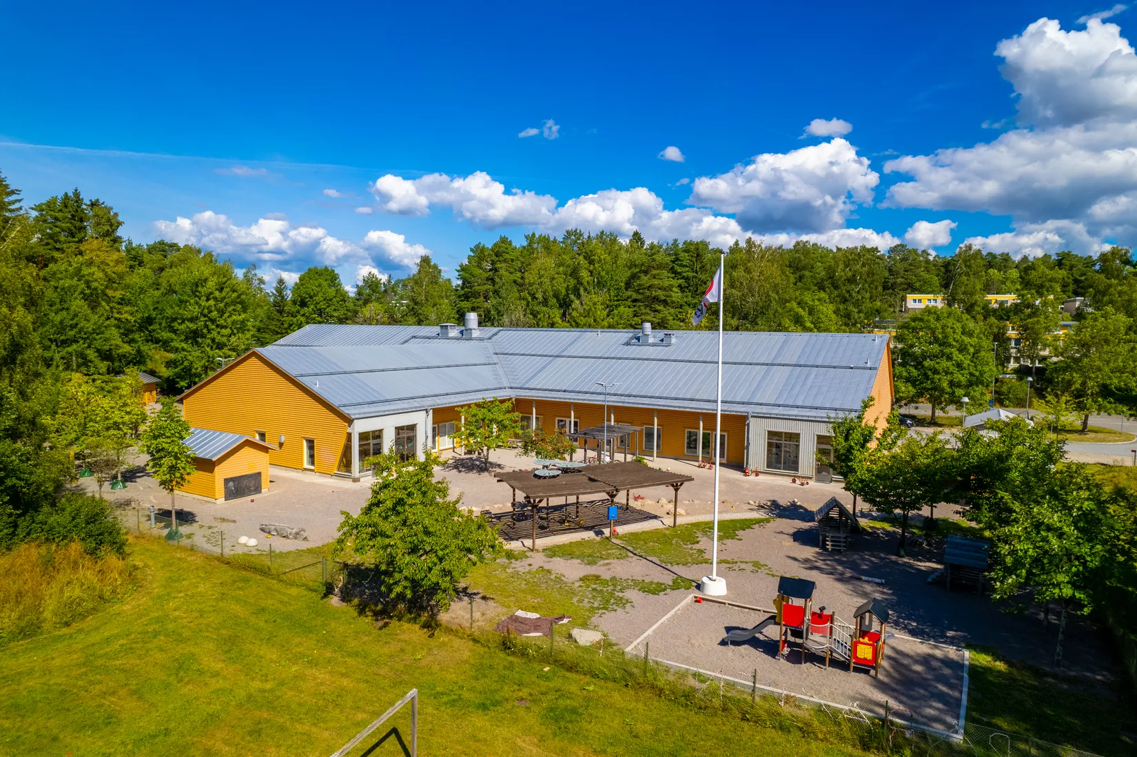Villa, Radhus, Näckrosvägen 7, Sjukyrkoberget, Upplands Väsby