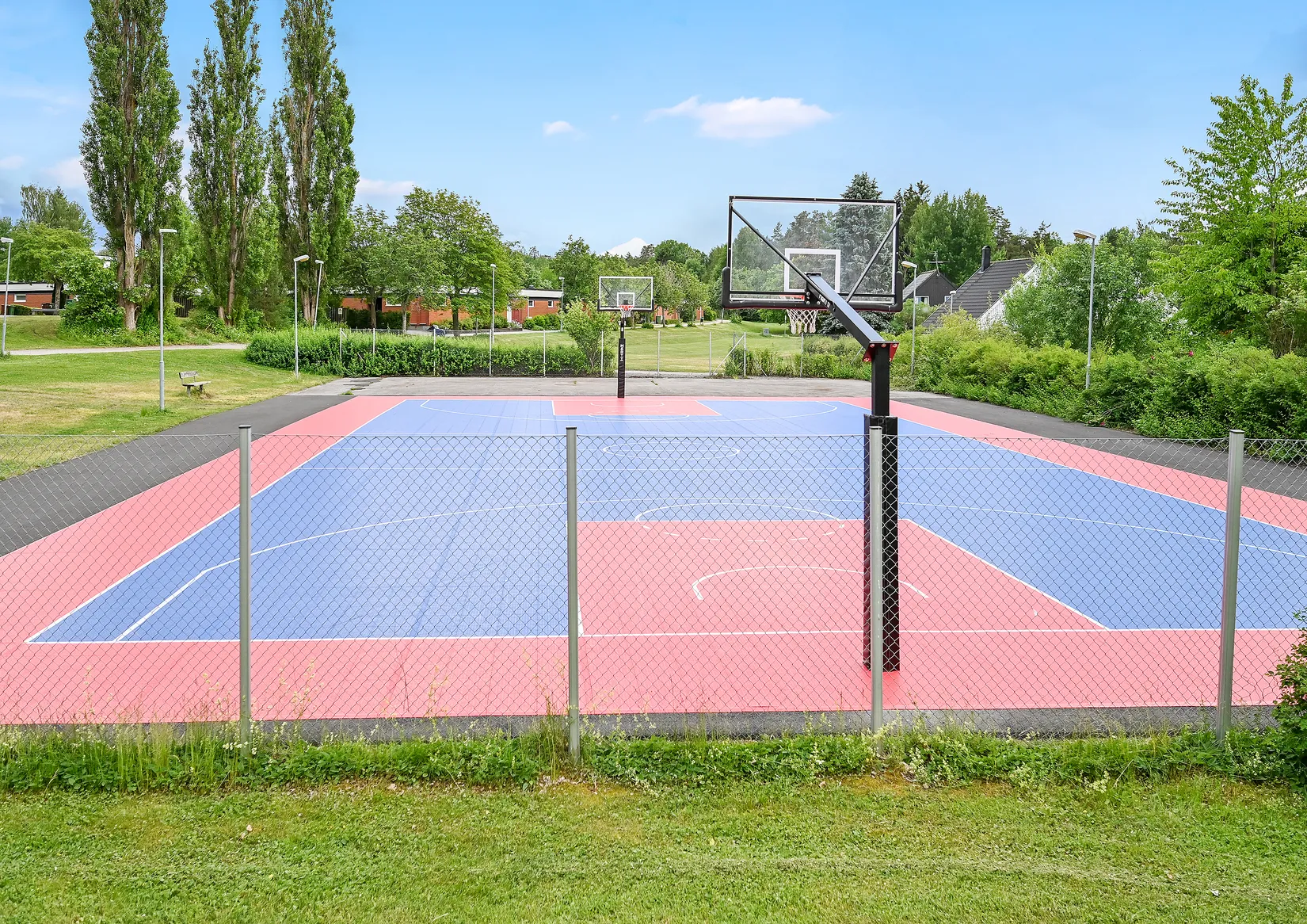 Villa, Radhus, Näckrosvägen 7, Sjukyrkoberget, Upplands Väsby