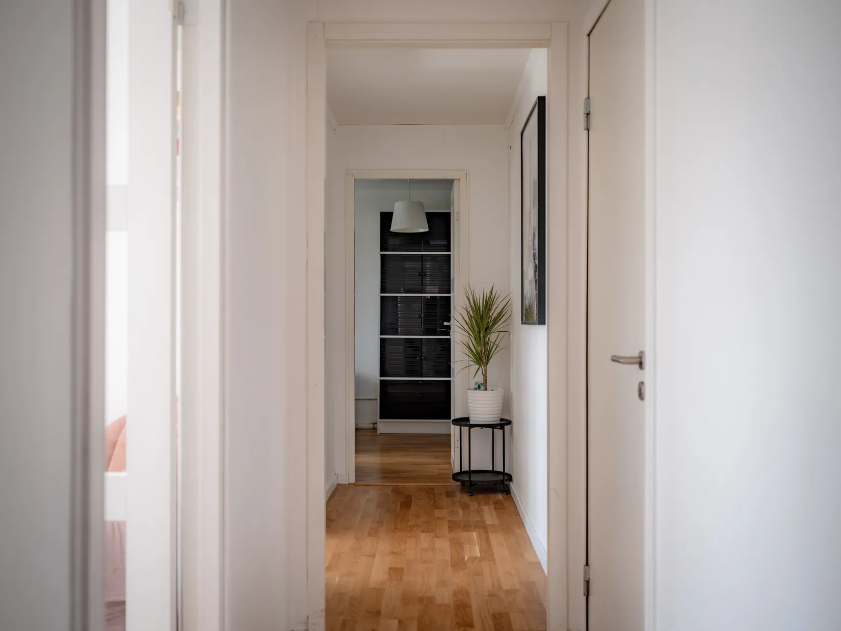 Villa, Radhus, Näckrosvägen 7, Sjukyrkoberget, Upplands Väsby