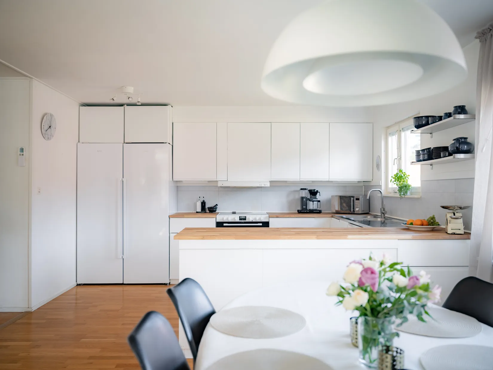 Villa, Radhus, Näckrosvägen 7, Sjukyrkoberget, Upplands Väsby