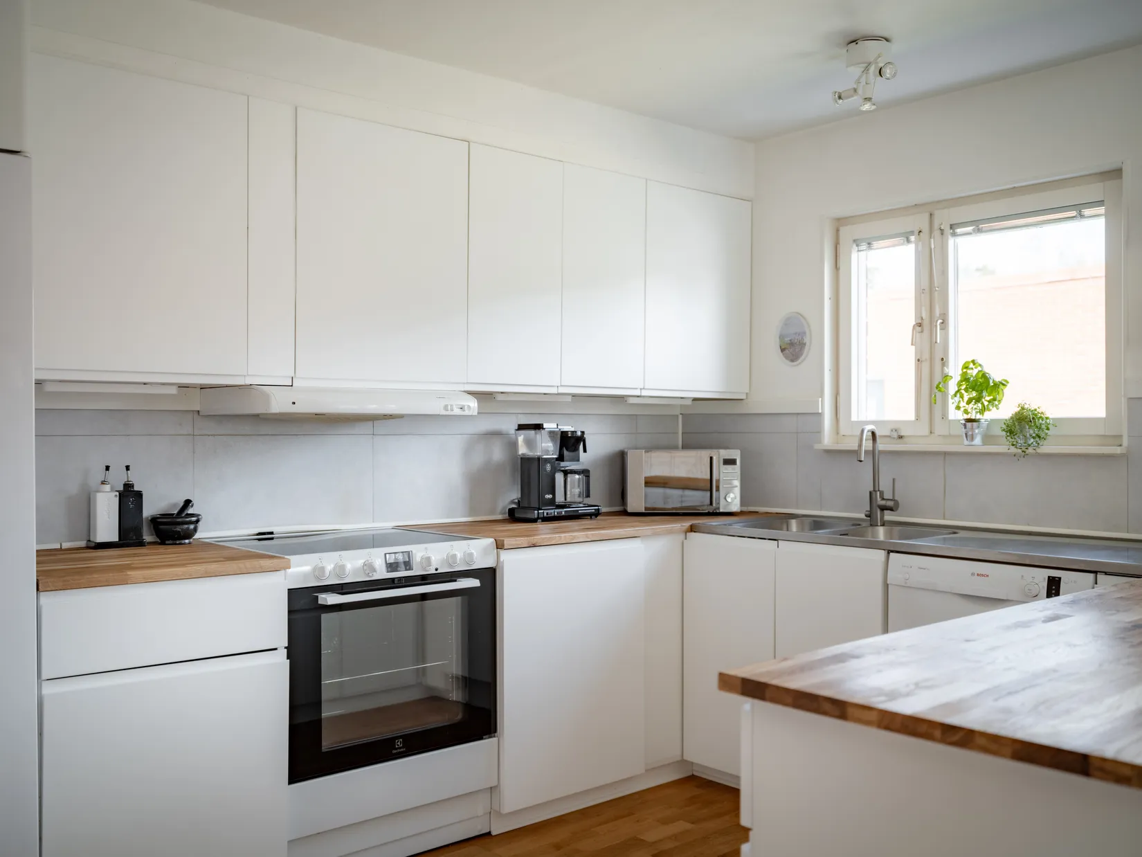 Villa, Radhus, Näckrosvägen 7, Sjukyrkoberget, Upplands Väsby