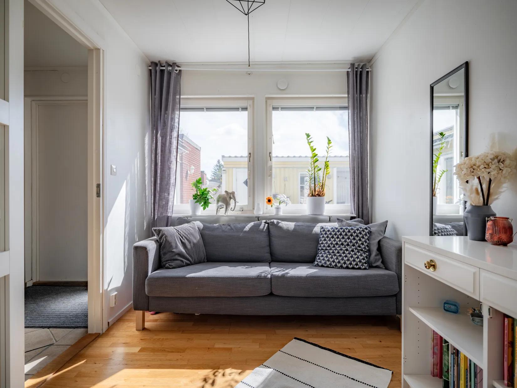 Villa, Radhus, Näckrosvägen 7, Sjukyrkoberget, Upplands Väsby