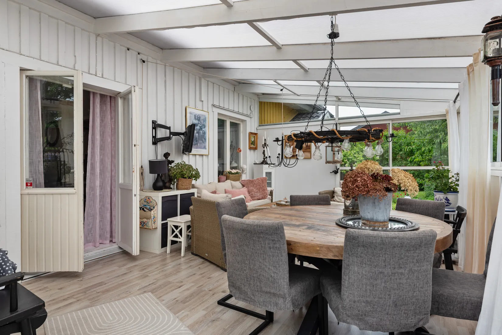 Villa, Bokvägen 1, Estuna, Norrtälje