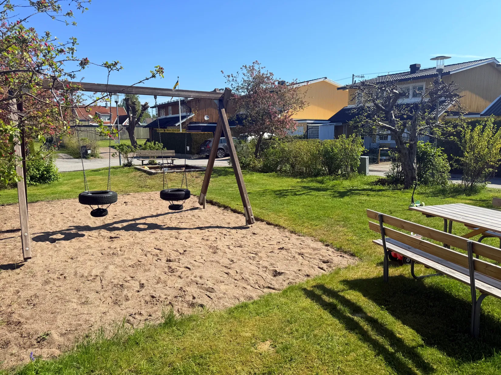 Radhus, Miklagårdsvägen 39, Täby Kyrkby, Täby