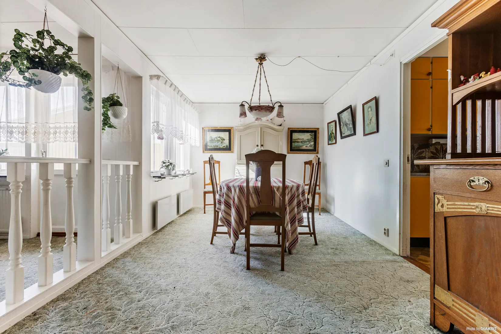 Radhus, Miklagårdsvägen 39, Täby Kyrkby, Täby