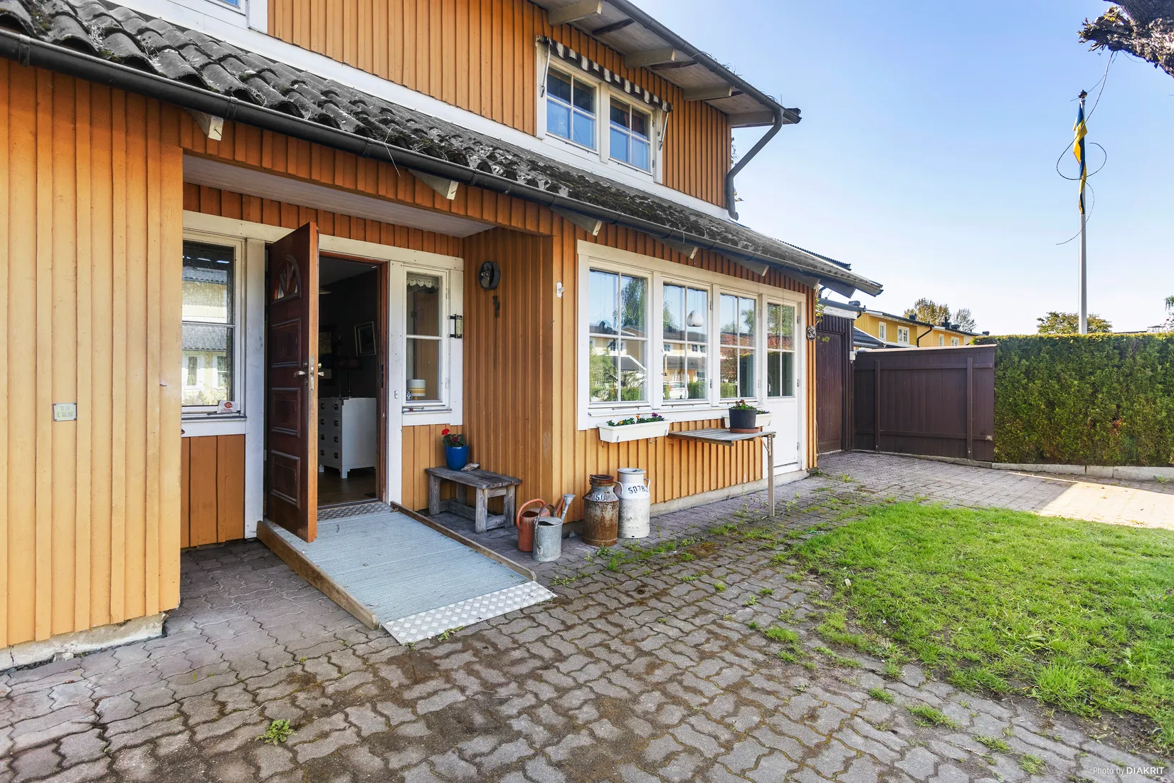 Radhus, Miklagårdsvägen 39, Täby Kyrkby, Täby