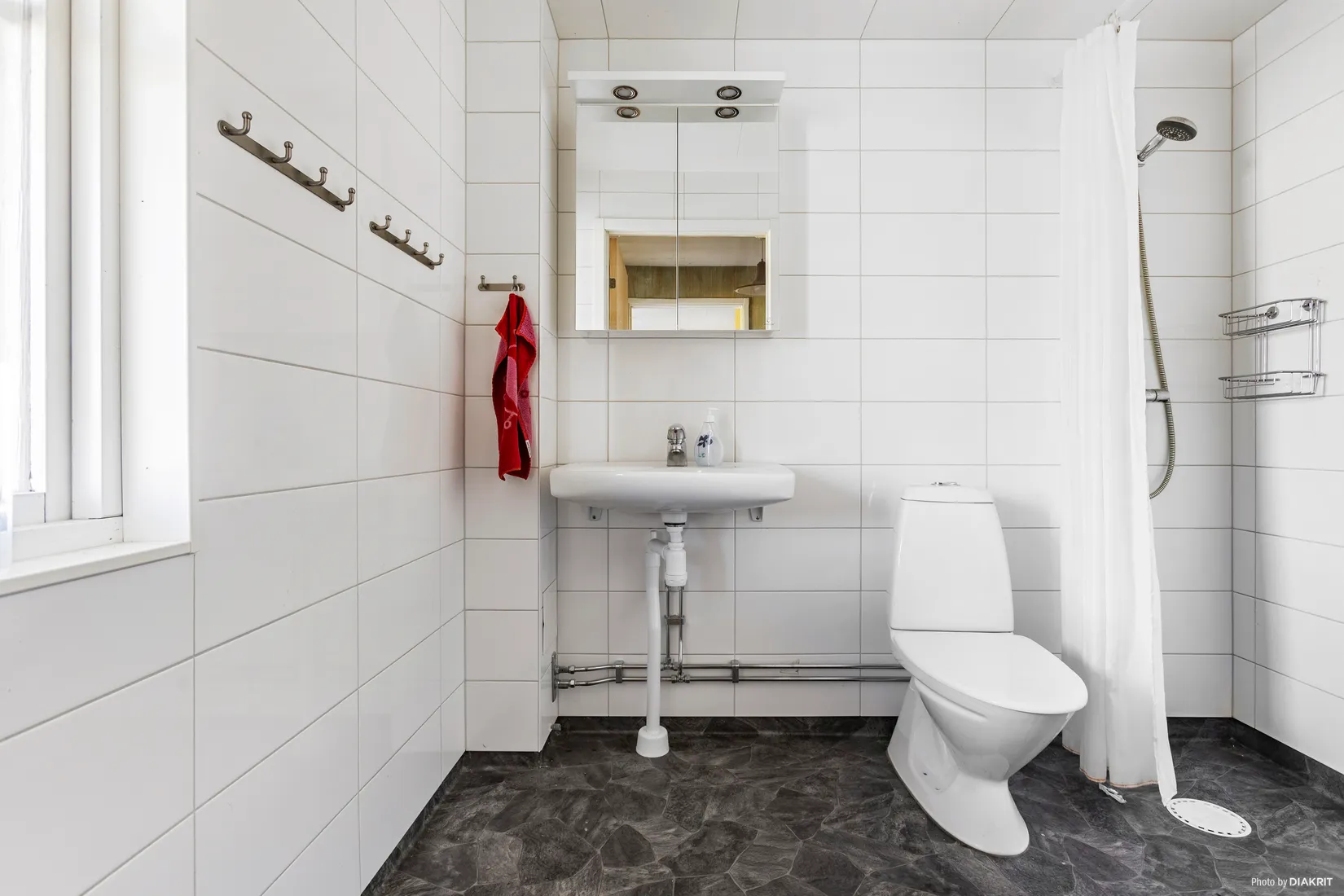 Radhus, Miklagårdsvägen 39, Täby Kyrkby, Täby