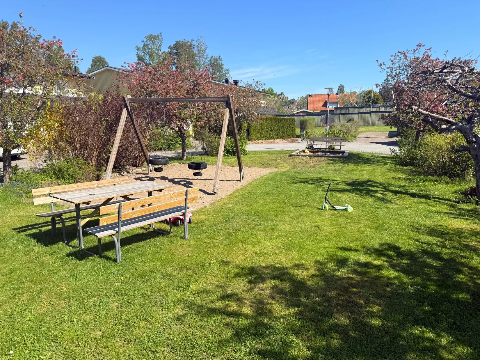 Radhus, Miklagårdsvägen 39, Täby Kyrkby, Täby