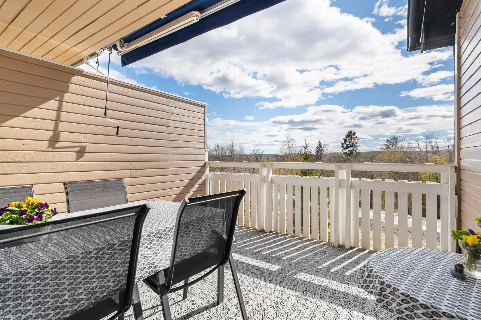 Radhus, Visthusvägen 10, Klockarberget, Sundsvall