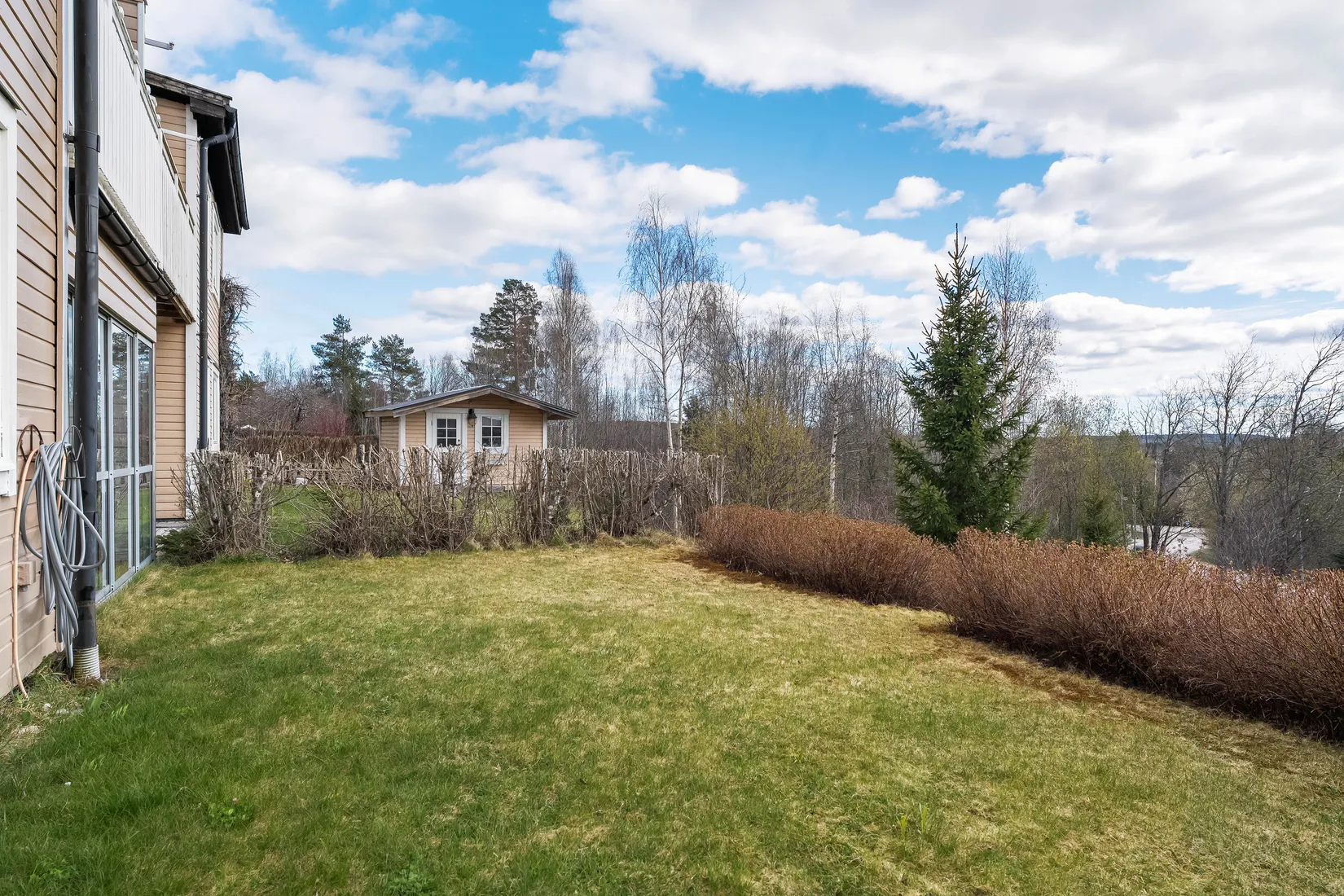 Radhus, Visthusvägen 10, Klockarberget, Sundsvall