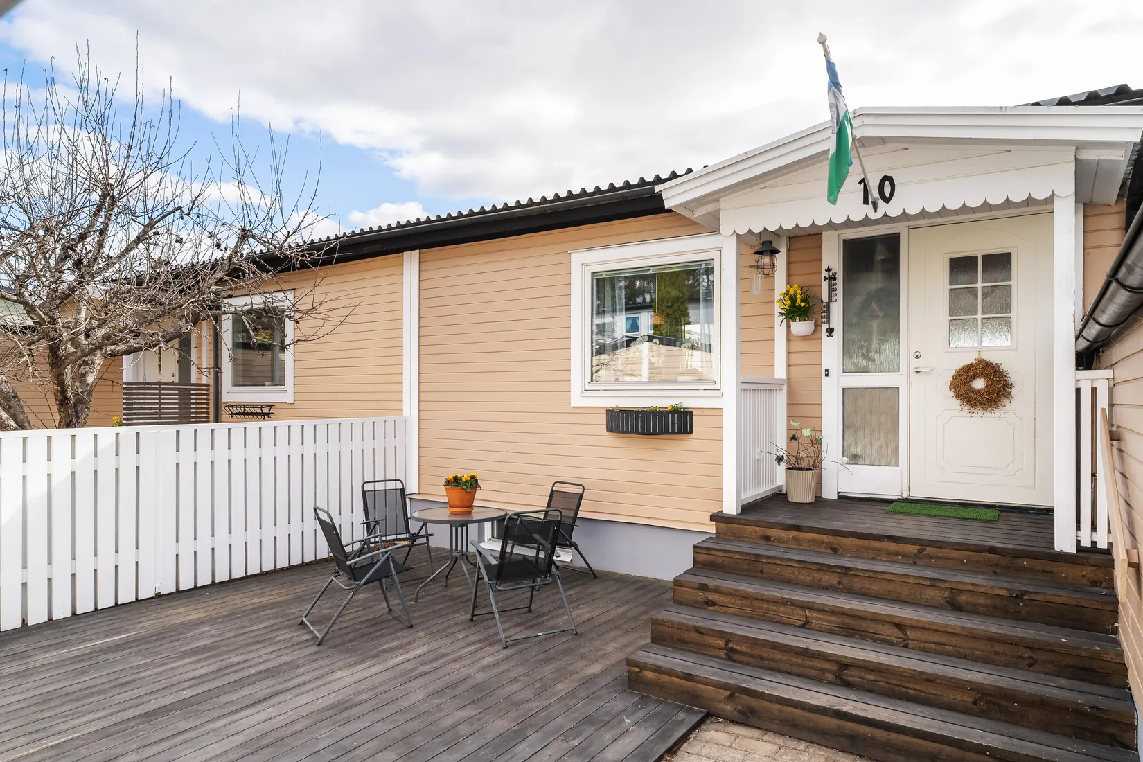 Radhus, Visthusvägen 10, Klockarberget, Sundsvall