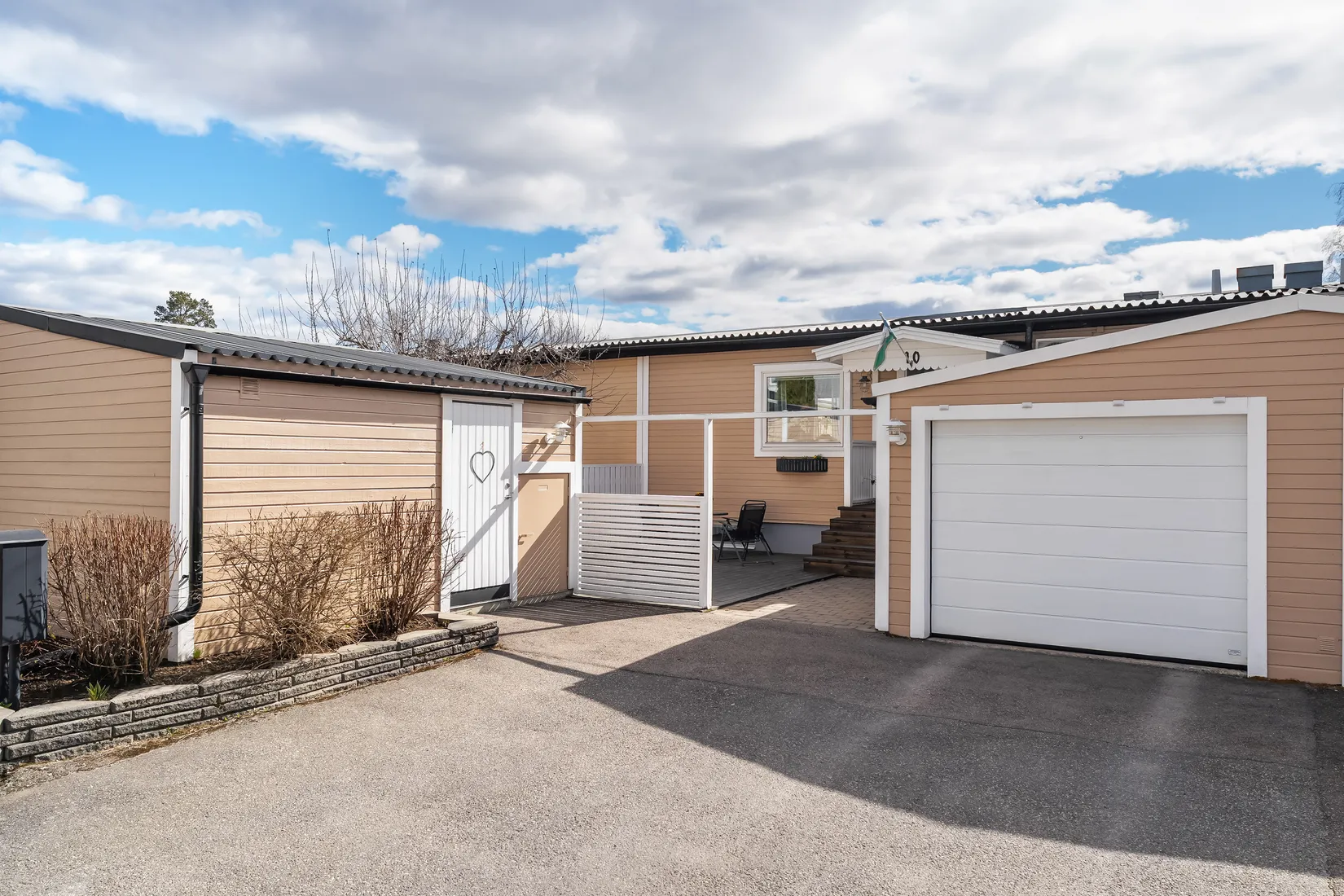 Radhus, Visthusvägen 10, Klockarberget, Sundsvall