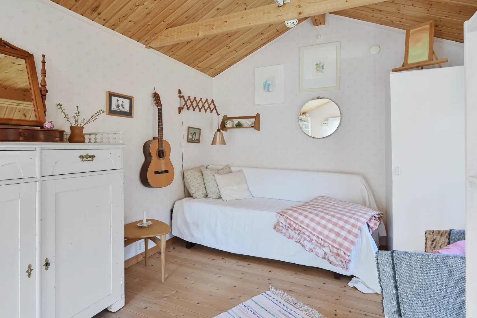 Fritidshus, Vaxmyra kolonistuga nr 93, Runby, Upplands Väsby