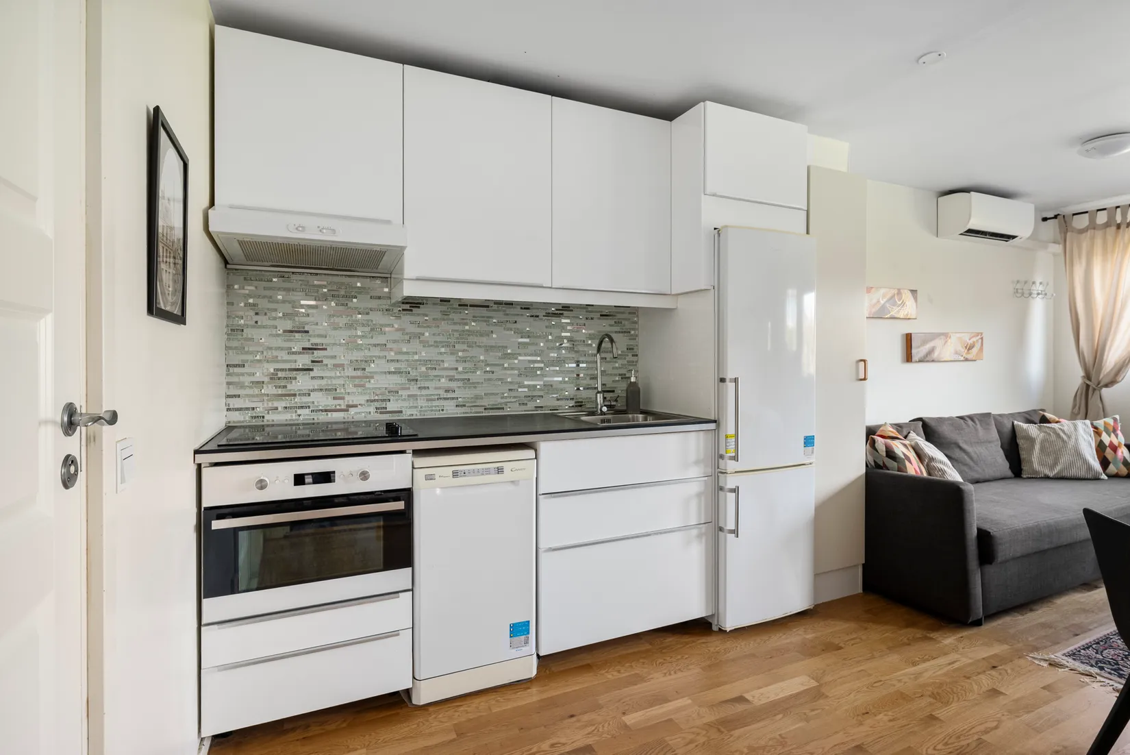 Villa, Basgränd 49, Kälvesta, Stockholm